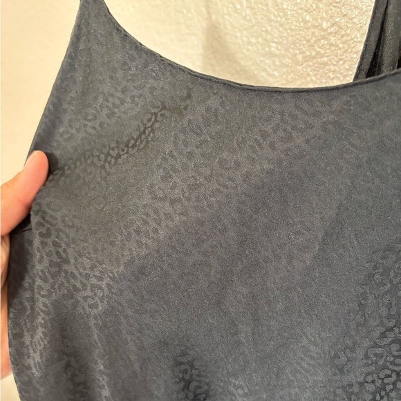 Victoria’s Secret Black Spaghetti Strap Satiny Leopard Print Tank Size Medium - Picture 5 of 5